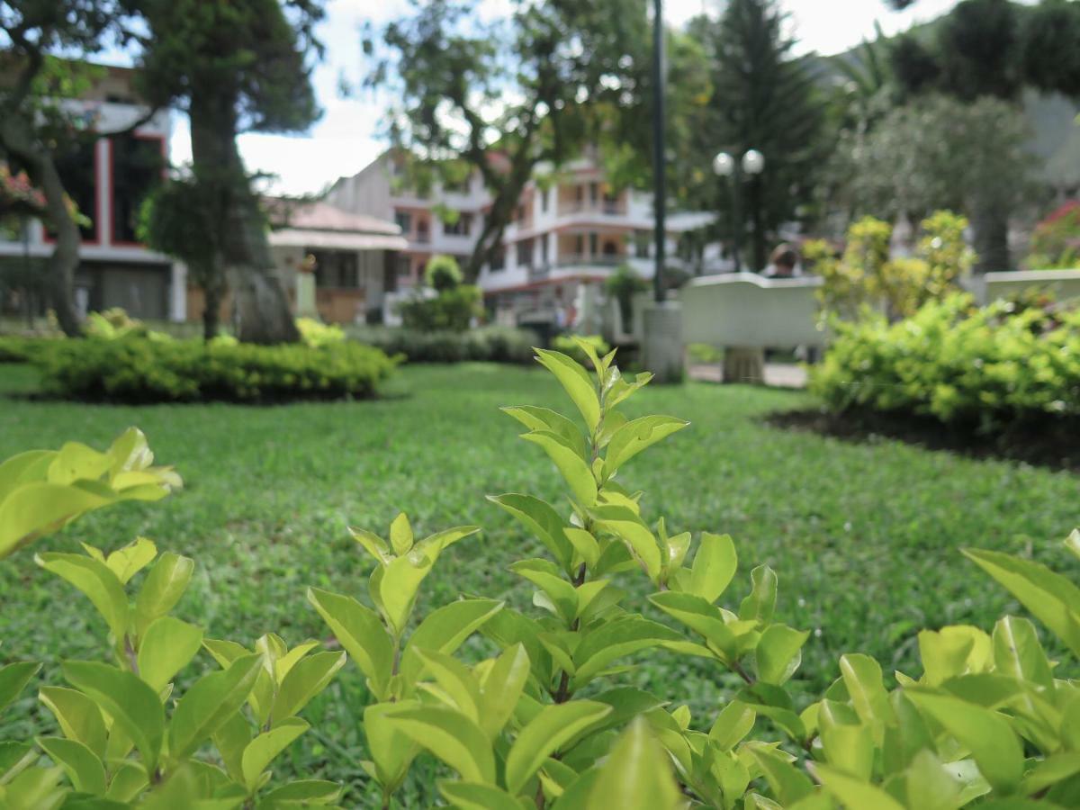 Hotel Flor De Oriente Banos  Bagian luar foto